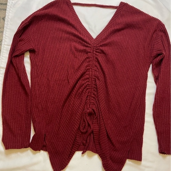BKE size medium red waffle style soft long sleeve v-neck shirt - Picture 3 of 5